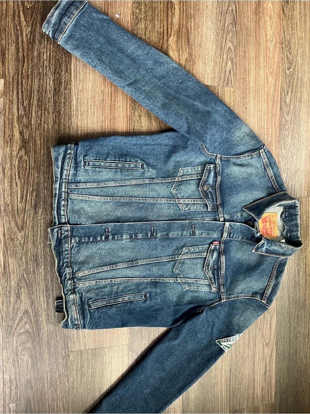 Levi's Blue Washed Denim Trucker Jacket - Picture 3 of 9